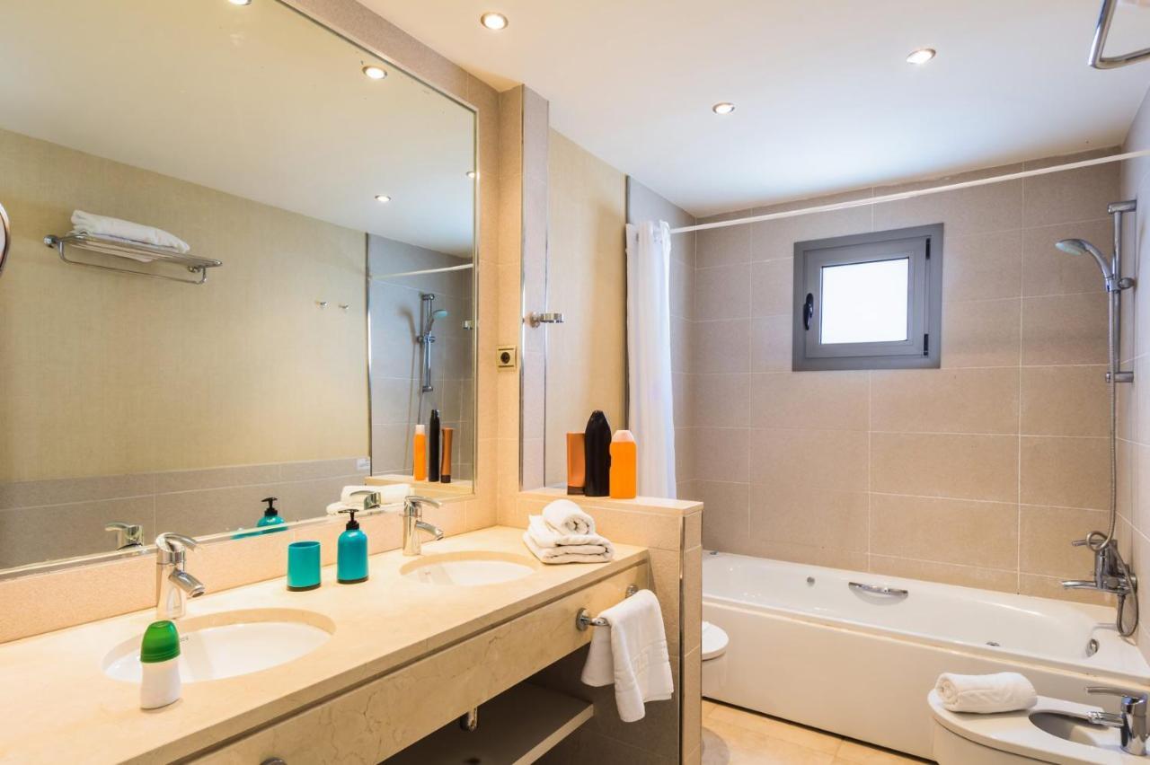Villa Sirena By Villa Plus คอร์ราเลโฮ ภายนอก รูปภาพ